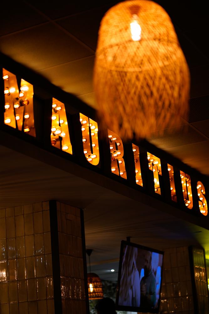 Leuchtschriftzug Mauritius Restaurant Stuttgart
